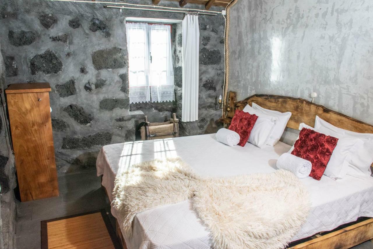Villa Aldeia Dos Caldeiroes São Mateus Exterior foto
